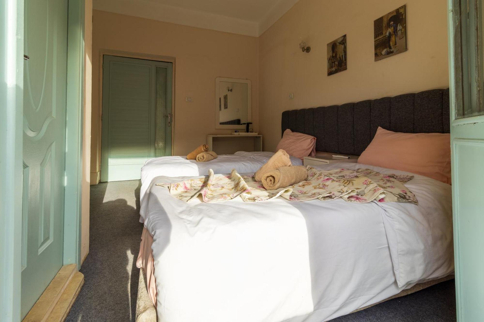 The Grand Pyramids View Hotel Kafret el-Gabal Rom bilde