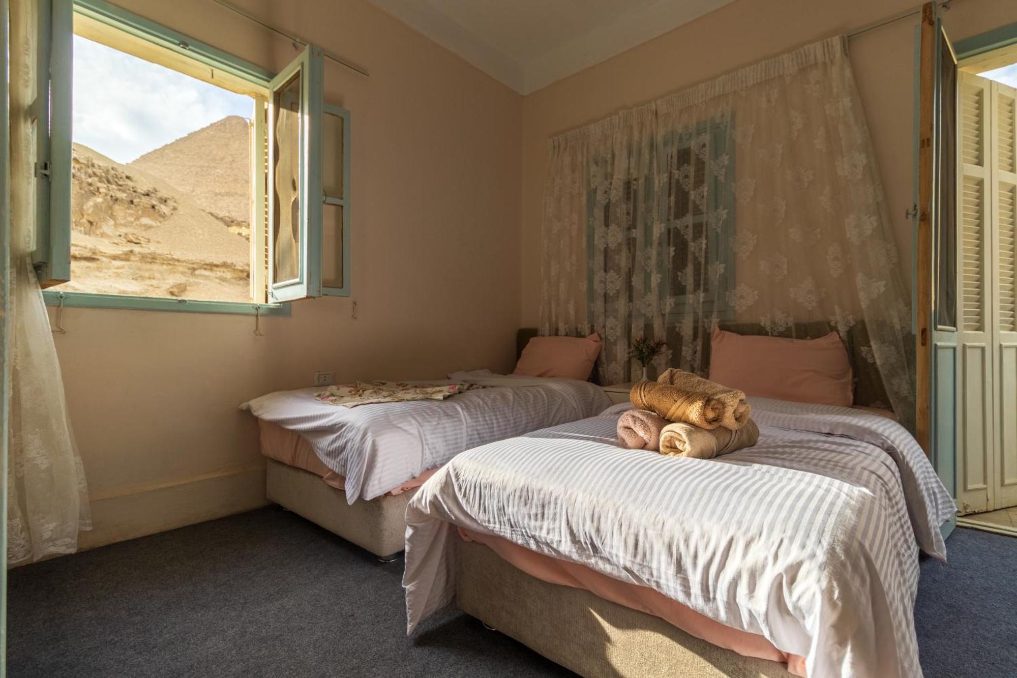 The Grand Pyramids View Hotel Kafret el-Gabal Rom bilde